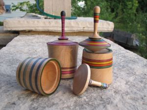 Spinning-Top Lidded Boxes